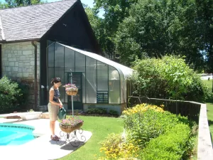 Lean-to polycarbonate Greenhouse